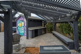 4BR Mod House - Pool, Spa and Grill - Near Old Town - 1