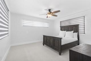 Modern 3BR Pool Home Near Pompano Beach and Pier - 6