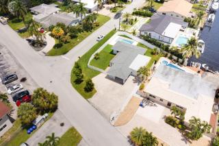 Modern 3BR Pool Home Near Pompano Beach and Pier - 5