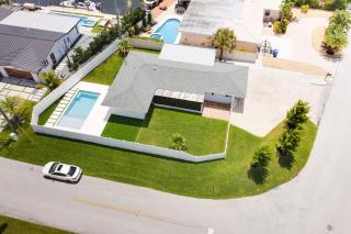 Modern 3BR Pool Home Near Pompano Beach and Pier - 4