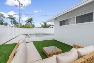 Modern 3BR Pool Home Near Pompano Beach and Pier - 8