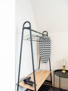 Sleek one-bedroom apartment next to Leeds Arena - 1