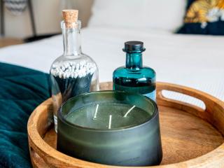 Sleek one-bedroom apartment next to Leeds Arena - 1