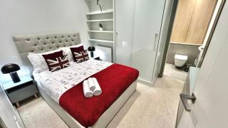 3-bedroom flat with Private Patio in Mayfair near Oxford Street, Marble Arch, Hyde Park - 4