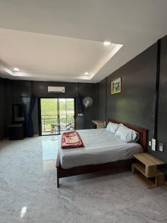 NJ HOME Pool Villa - 9