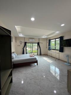 NJ HOME Pool Villa - 4