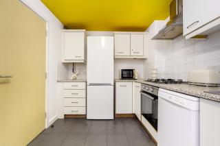 Clerkenwell Flat by Whitecross Street Market - 6