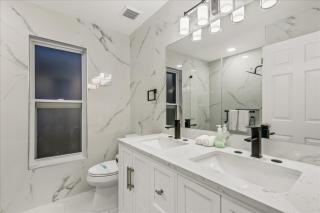 Dream Home Family Retreat 4BR Near the Gulf - 2