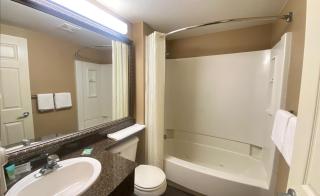 Coratel Inn and Suites By Jasper Ocean Shores - 9