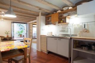 Artistic & Cozy Apartment in the Center of El Raval - 1