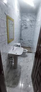 Apartment in Sheikh Zayed - 5