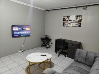 Tranquil Guesthouse - 1
