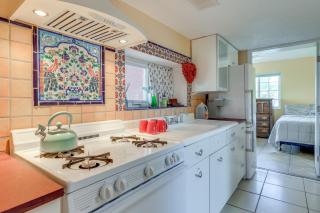Walk Downtown Authentic Adobe Home in Las Cruces! - 3