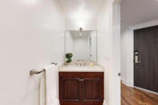 3 Large Bedrooms Balcony Prime Location - 5