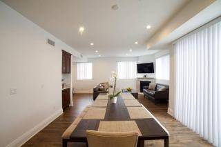 4 Large Bedrooms Prime LA Location - 2