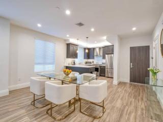 2 Large Bedrooms Prime Location - 3