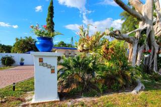 Large 2 Bedrooms Pool Near Beach - 1