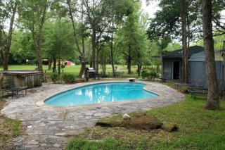 1 Large Bedrooms Estate Pool - 9