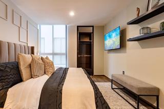 Friends and Family 2-Unit Combo, Rooftop City Views - 3