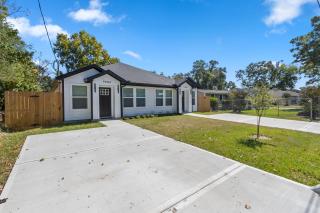 Reign Luxe Escape - 3