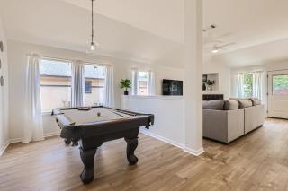 Fire Pit & Billiards Retreat Leander Stay - 9