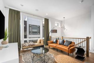 Emerald Overlook - Skyline Views & Rooftop Patio - 0