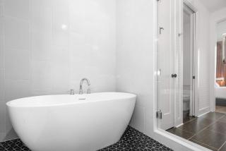 Emerald Overlook - Skyline Views & Rooftop Patio - 7