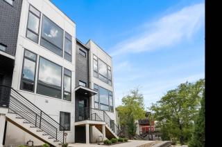 Emerald Overlook - Skyline Views & Rooftop Patio - 5