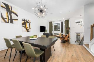 Emerald Overlook - Skyline Views & Rooftop Patio - 1