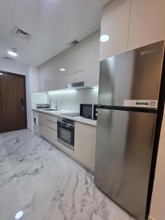 Luxury Studio in JLT near Metro & Lake View - 8