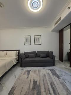 Luxury Studio in JLT near Metro & Lake View - 1