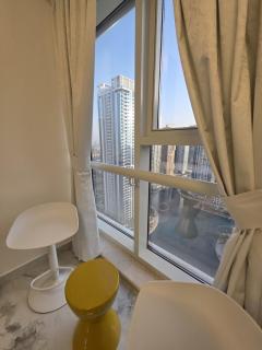 Luxury Studio in JLT near Metro & Lake View - 2
