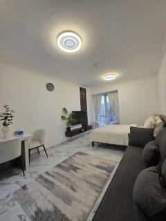 Luxury Studio in JLT near Metro & Lake View - 4