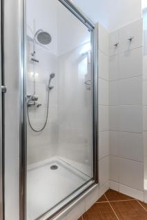 3 min from the main Railway station - 4