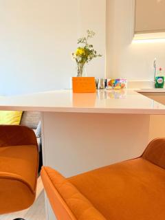 Brand-New Luxury Residences, Private Terrace - Opposite Piccadilly Line, 1-8 Guests - 2