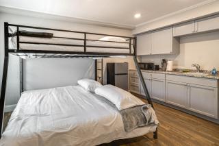 Sleek Studio Bunk 2 Mi to Chassahowitzka River! - 4