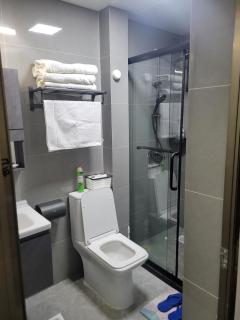 Modern 1 bdrm at Riverside dr mins to sarit centre - 3