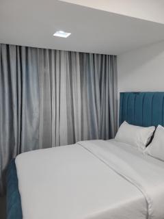 Modern 1 bdrm at Riverside dr mins to sarit centre - 2