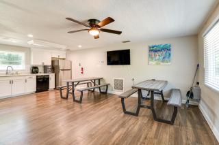 2 Mi to 7 Sisters Springs! Home with Resort Perks - 8