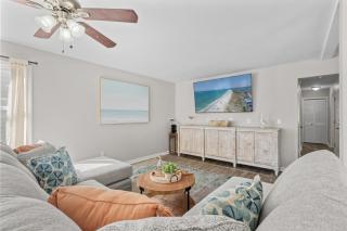Tides Like These - Gorgeous 6 Bedroom Elite Beach Home! Pet Friendly! - 4
