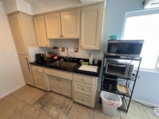 9621 San Juan - South Gate CA - Quick Drive to Hollywood & Beaches - 1