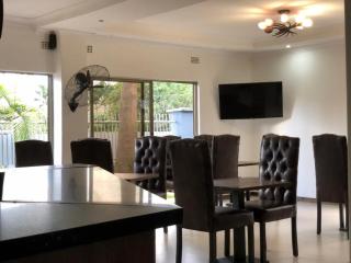 Rosewood Place Lodge - 3