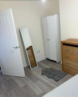 Spacious one bed flat next to Tottenham stadium - 1