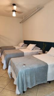 Casa Colonial com Suítes e Quartos Privativos - Hospedagem Residencial - 4