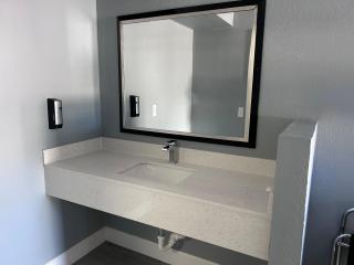 Airport Motor Inn - 4