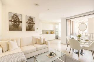 Luxurious Apartment 5 Mins To City & Train Station - 1