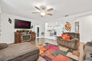 Pool Paradise, Fire Pit Evenings & Game Room - 3