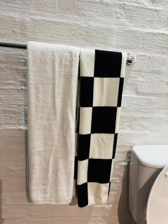 Black Diamond Oasis on Craftmanship Hotel with Wi-fi and Parking - 4