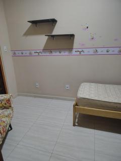 Casa amarela com fundos para seminário - 8