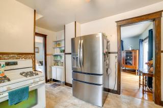 1 Mi to Dtwn Binghamton Pet-Friendly Home with Deck - Binghamton - 2